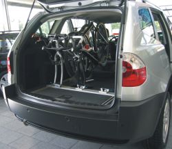 Fahrradträger, Fahrradhalter für den VW Innenraum, Fahrradtransport im Auto