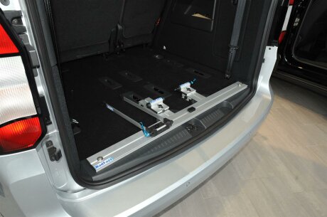 RF-Schiene L&auml;nge l=120cm; inkl. Befestigungsteile f&uuml;r die Befestigungspunkte P8, P9, Gewindeabstand 107cm-118cm