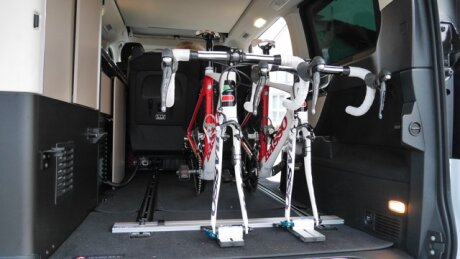 Fahrradtr&auml;ger-Schiene inkl. Befestigungsteile f&uuml;r die Sitz-/Zurrschienen im Auto