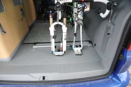 Innenraum-Fahrradtr&auml;ger Schiene (l=80cm) mit Distanzplatte f&uuml;r die Sitz-/Zurrschienen P6