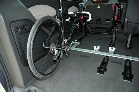 Innenraum-Fahrradträger Schiene (l=130cm) mit Distanzplatte für die Sitzbefestigungen P4