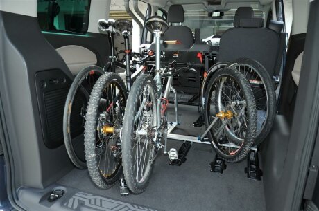 Innenraum-Fahrradtr&auml;ger Schiene (l=130cm) mit Distanzplatte f&uuml;r die Sitzbefestigungen P4