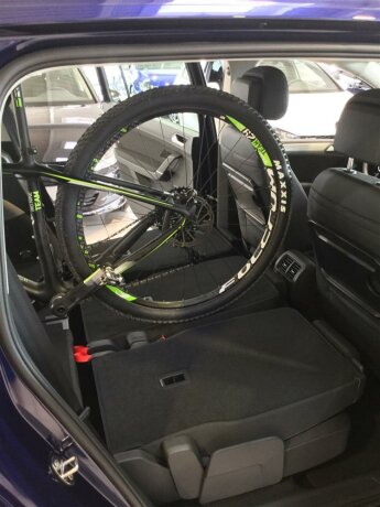 Innenraum-Fahrradtr&auml;ger Schiene (l=90cm) f&uuml;r die R&uuml;ckenlehnen-&Ouml;sen P3
