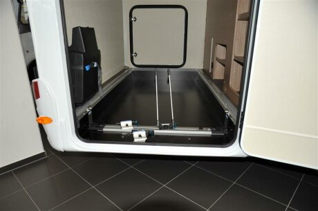 UNIVERSAL-Fahrradtr&auml;ger zum Einbau an die Zurrschienen P15, Bodenh&ouml;he 14cm - 16cm