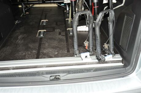 Innenraum-Fahrradtr&auml;ger Schiene (l=120cm) f&uuml;r die Gewinde Fahrzeugboden P9