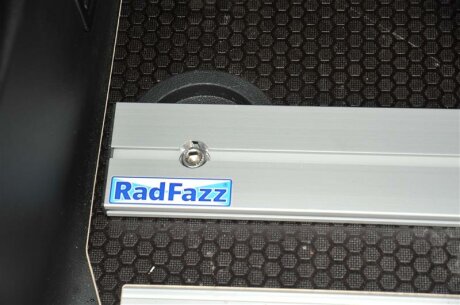 RF-Schiene L&auml;nge l=120cm inkl. Befestigungsteile f&uuml;r die Gewinde im Fahrzeugboden P9 Bohrunsabstand 109,5cm