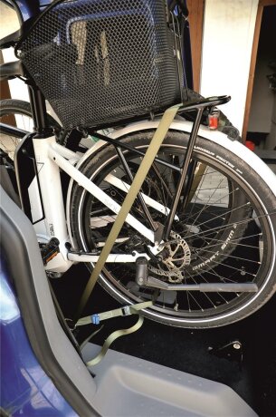 Innenraum-Fahrradtr&auml;ger RF-Schiene L&auml;nge l=110cm; Befestigungspunkte P9 am Bodengewinde