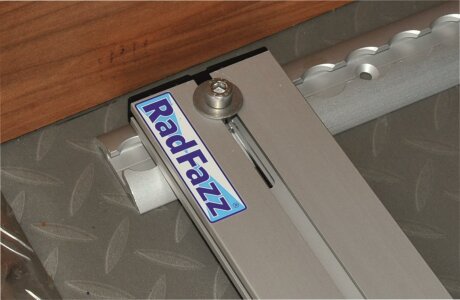 Fahrradtr&auml;ger Schiene, L&auml;nge 110cm, inkl. Befestigungsteile auf die Airlineschienen